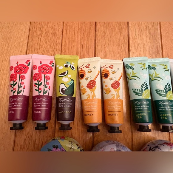 NWT Candles and Lotion Bundle - Picture 3 of 10